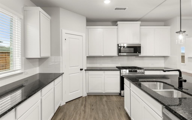 1921 Sapphire Run, Mesquite, TX 75181, 5 Bedrooms Bedrooms, ,3 BathroomsBathrooms,Residential,For Sale,1921 Sapphire Run,0,21089025