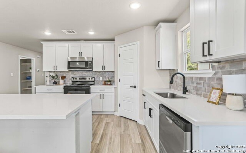 322 Spaatz, San Antonio, TX 78211, 3 Bedrooms Bedrooms, ,2 BathroomsBathrooms,Residential,For Sale,322 Spaatz,0,1916127