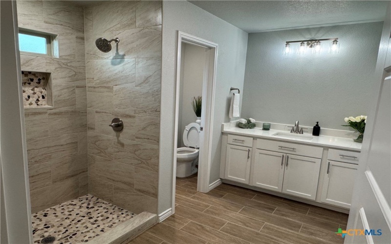 5202 White Rose Drive, Killeen, TX 76542, 3 Bedrooms Bedrooms, ,2 BathroomsBathrooms,Residential,For Sale,5202 White Rose Drive,0,595583