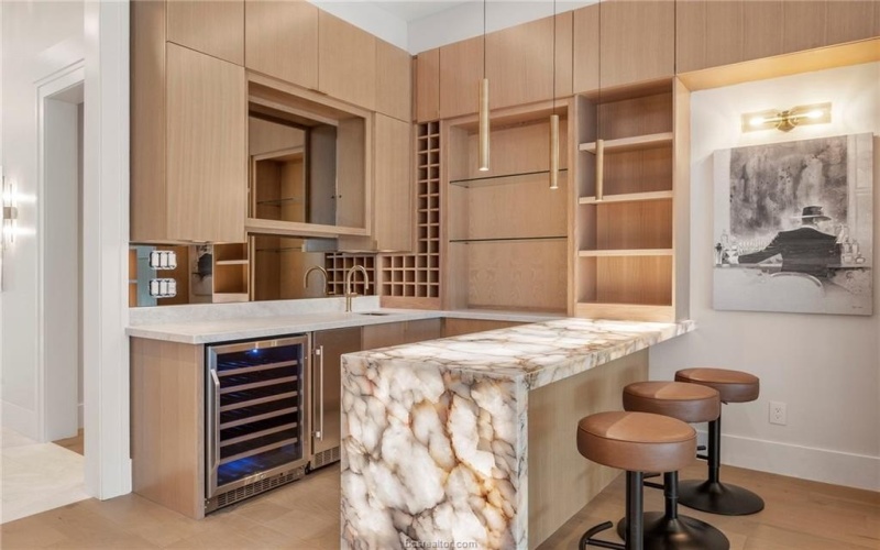 4212 Tuscany Court, Bryan, TX 77802, 4 Bedrooms Bedrooms, ,5 BathroomsBathrooms,Residential,For Sale,4212 Tuscany Court,0,25010704