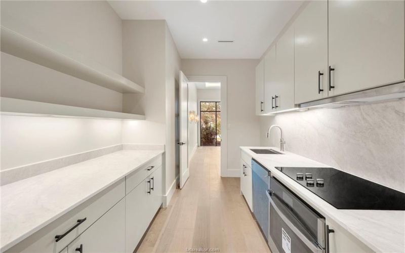 4212 Tuscany Court, Bryan, TX 77802, 4 Bedrooms Bedrooms, ,5 BathroomsBathrooms,Residential,For Sale,4212 Tuscany Court,0,25010704