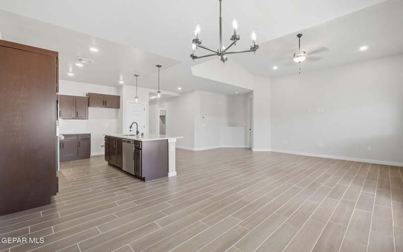 13800 Paseo Sereno Drive, El Paso, TX 79928, 4 Habitaciones Habitaciones , ,1 BañoBaños,Residential,En Venta,13800 Paseo Sereno Drive,0,932221