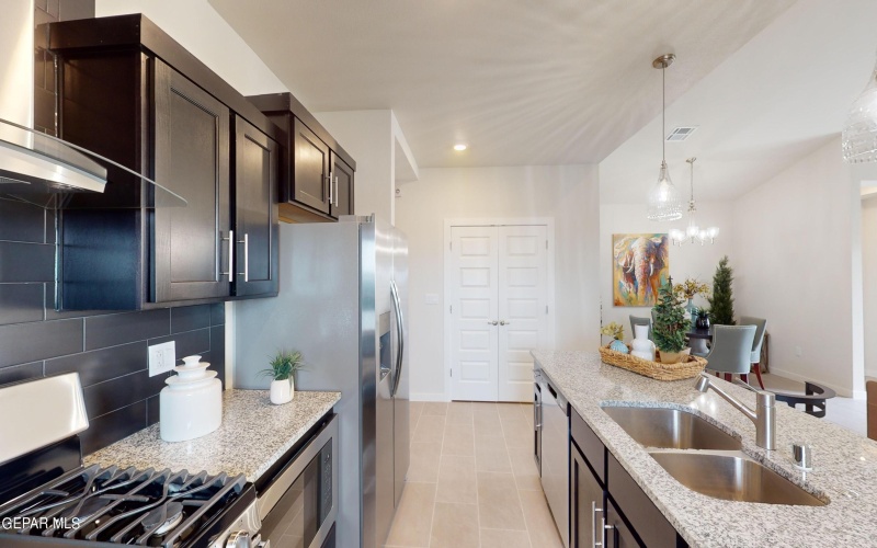 13856 Paseo Sereno Drive, El Paso, TX 79928, 4 Habitaciones Habitaciones , ,Residential,En Venta,13856 Paseo Sereno Drive,0,932223