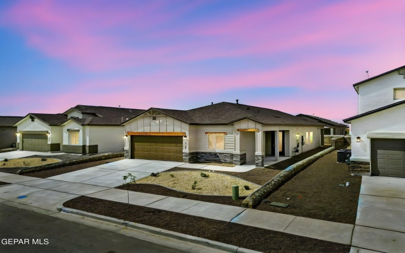 13897 Paseo Perlas Drive, El Paso, TX 79928, 4 Bedrooms Bedrooms, ,1 BathroomBathrooms,Residential,For Sale,13897 Paseo Perlas Drive,0,932226