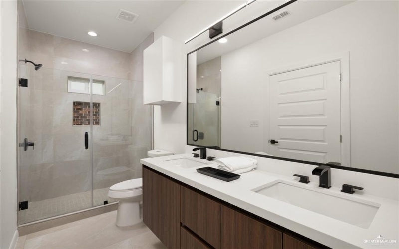 5800 Providence Avenue #A, McAllen, TX 78504, 2 Bedrooms Bedrooms, ,2 BathroomsBathrooms,Residential,For Sale,5800 Providence Avenue,0,483634