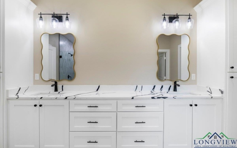 18268 US Jones Dr, Tyler, TX 75705, 4 Habitaciones Habitaciones , ,2 BañosBaños,Residential,En Venta,18268 US Jones Dr,0,20257111