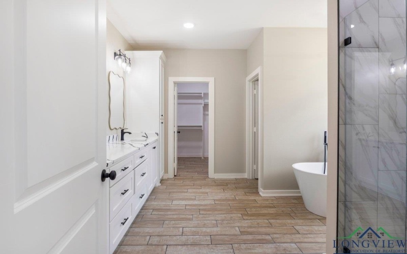 18268 US Jones Dr, Tyler, TX 75705, 4 Habitaciones Habitaciones , ,2 BañosBaños,Residential,En Venta,18268 US Jones Dr,0,20257111