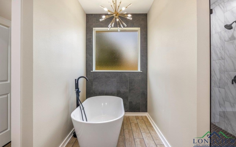 18268 US Jones Dr, Tyler, TX 75705, 4 Habitaciones Habitaciones , ,2 BañosBaños,Residential,En Venta,18268 US Jones Dr,0,20257111