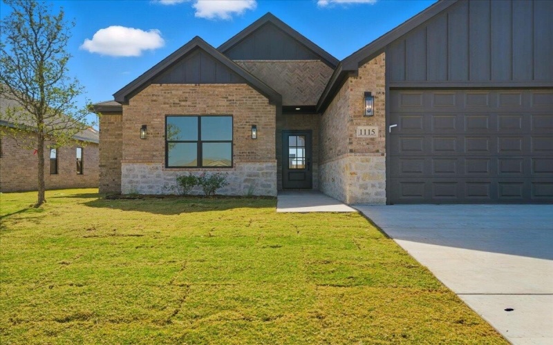 1115 N 6th Street, Wolfforth, TX 79382, 3 Habitaciones Habitaciones , ,2 BañosBaños,Residential,En Venta,1115 N 6th Street,0,202561934