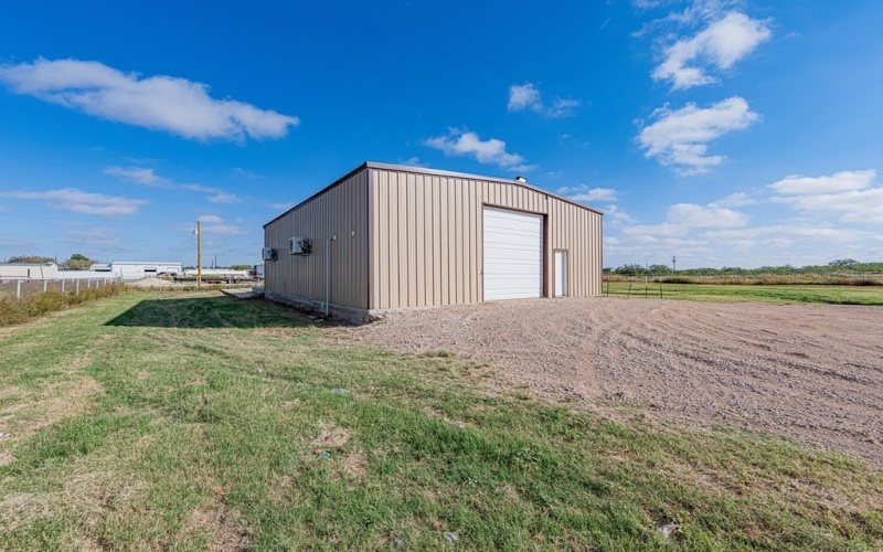 519 E County Rd 138, Midland, TX 79706, 4 Bedrooms Bedrooms, ,2 BathroomsBathrooms,Residential,For Sale,519 E County Rd 138,0,163781