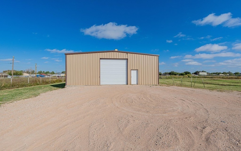 519 E County Rd 138, Midland, TX 79706, 4 Bedrooms Bedrooms, ,2 BathroomsBathrooms,Residential,For Sale,519 E County Rd 138,0,163781