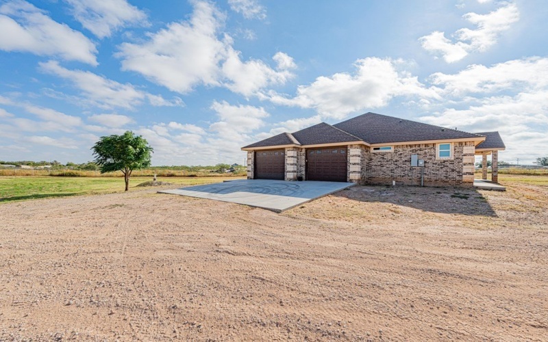 519 E County Rd 138, Midland, TX 79706, 4 Bedrooms Bedrooms, ,2 BathroomsBathrooms,Residential,For Sale,519 E County Rd 138,0,163781
