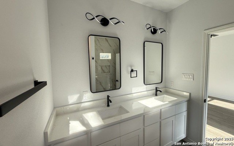 124 LOOKOUT CT, Spring Branch, TX 78070, 3 Habitaciones Habitaciones , ,2 BañosBaños,Residential,En Venta,124 LOOKOUT CT,0,1916168