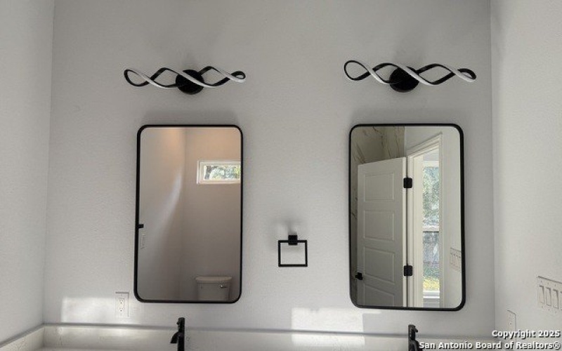 124 LOOKOUT CT, Spring Branch, TX 78070, 3 Habitaciones Habitaciones , ,2 BañosBaños,Residential,En Venta,124 LOOKOUT CT,0,1916168