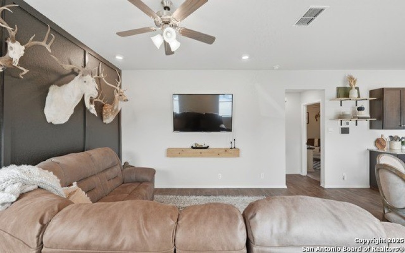 150 Legendary Trail, Floresville, TX 78114, 3 Habitaciones Habitaciones , ,2 BañosBaños,Residential,En Venta,150 Legendary Trail,0,1916249