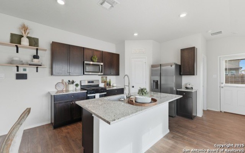 150 Legendary Trail, Floresville, TX 78114, 3 Habitaciones Habitaciones , ,2 BañosBaños,Residential,En Venta,150 Legendary Trail,0,1916249