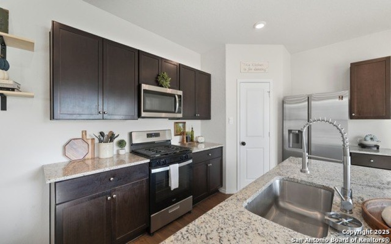 150 Legendary Trail, Floresville, TX 78114, 3 Habitaciones Habitaciones , ,2 BañosBaños,Residential,En Venta,150 Legendary Trail,0,1916249