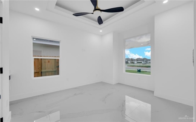 2304 N Revolution Street, Edinburg, TX 78541, 3 Bedrooms Bedrooms, ,2 BathroomsBathrooms,Residential,For Sale,2304 N Revolution Street,466435