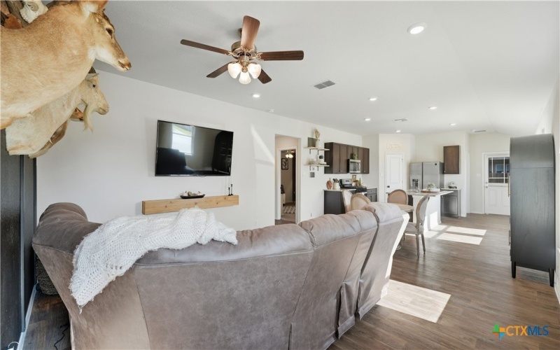 150 Legendary Trail Loop, Floresville, TX 78114, 3 Habitaciones Habitaciones , ,2 BañosBaños,Residential,En Venta,150 Legendary Trail Loop,0,595419