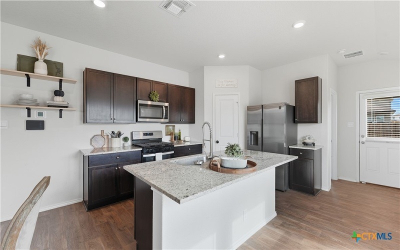 150 Legendary Trail Loop, Floresville, TX 78114, 3 Habitaciones Habitaciones , ,2 BañosBaños,Residential,En Venta,150 Legendary Trail Loop,0,595419