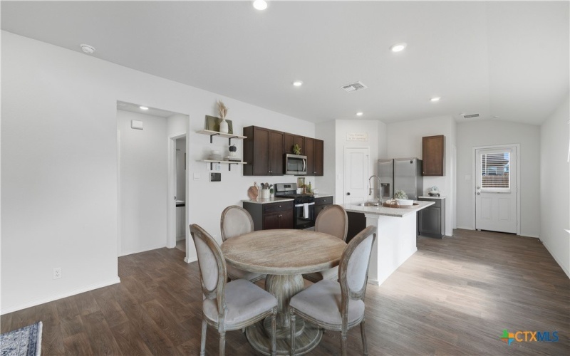 150 Legendary Trail Loop, Floresville, TX 78114, 3 Habitaciones Habitaciones , ,2 BañosBaños,Residential,En Venta,150 Legendary Trail Loop,0,595419