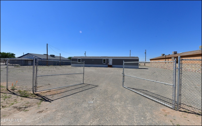 3491 N Ascencion Street, El Paso, TX 79938, 3 Habitaciones Habitaciones , ,2 BañosBaños,Residential,En Venta,3491 N Ascencion Street,0,932238