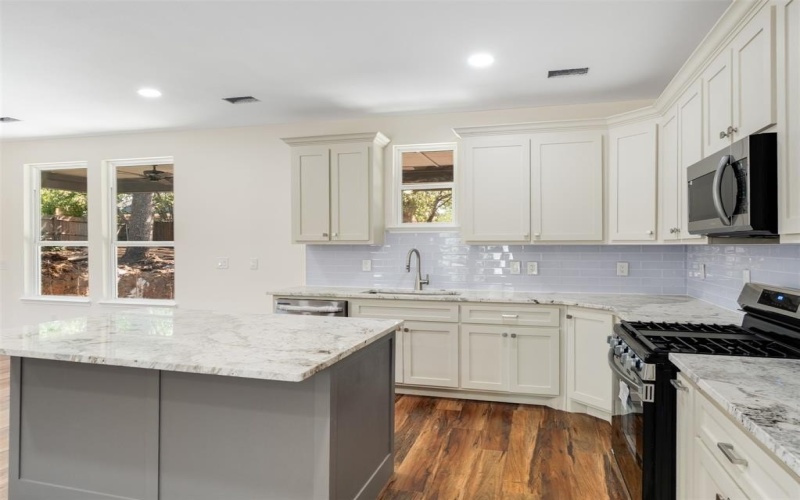 431 Oakhill Drive, Denton, TX 76201, 3 Habitaciones Habitaciones , ,2 BañosBaños,Residential,En Venta,431 Oakhill Drive,0,21033971