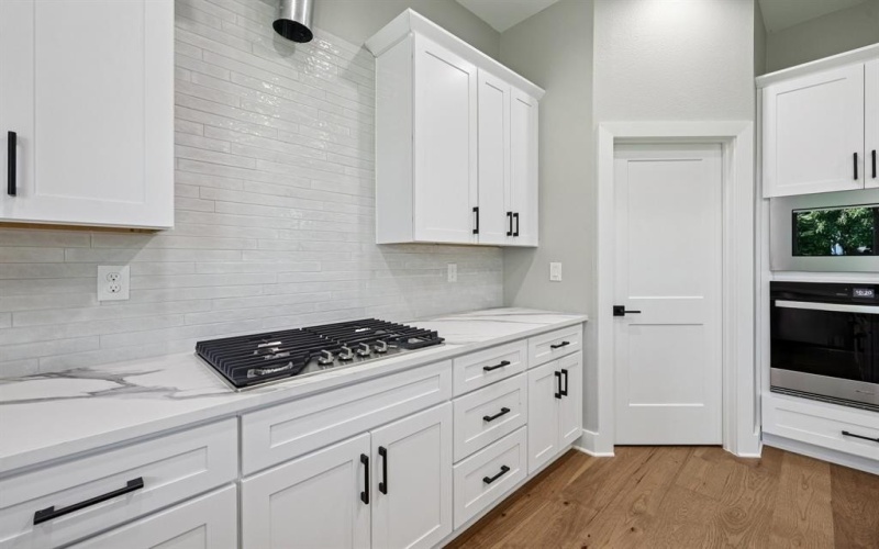 2622 Evinrude Drive, Grapevine, TX 76051, 4 Bedrooms Bedrooms, ,2 BathroomsBathrooms,Residential,For Sale,2622 Evinrude Drive,0,21073137