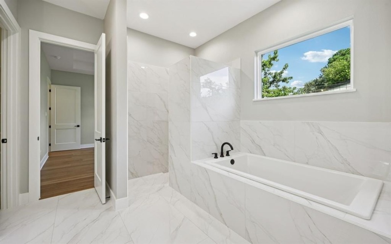 2622 Evinrude Drive, Grapevine, TX 76051, 4 Bedrooms Bedrooms, ,2 BathroomsBathrooms,Residential,For Sale,2622 Evinrude Drive,0,21073137