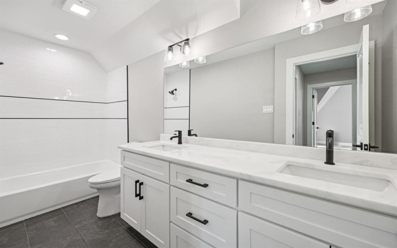 2622 Evinrude Drive, Grapevine, TX 76051, 4 Bedrooms Bedrooms, ,2 BathroomsBathrooms,Residential,For Sale,2622 Evinrude Drive,0,21073137