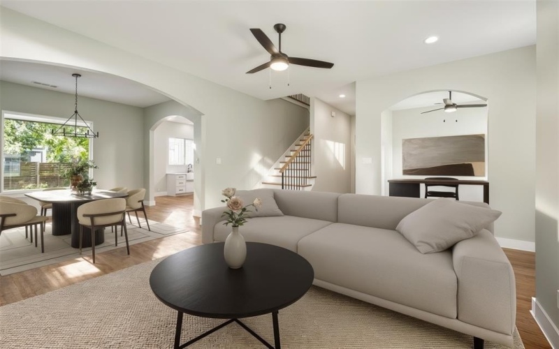 2622 Evinrude Drive, Grapevine, TX 76051, 4 Bedrooms Bedrooms, ,2 BathroomsBathrooms,Residential,For Sale,2622 Evinrude Drive,0,21073137