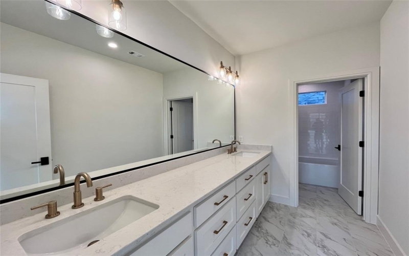 5501 Pershing Avenue, Fort Worth, TX 76107, 4 Bedrooms Bedrooms, ,3 BathroomsBathrooms,Residential,For Sale,5501 Pershing Avenue,0,21085930