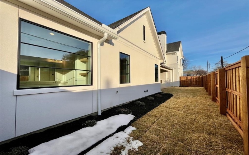 5501 Pershing Avenue, Fort Worth, TX 76107, 4 Bedrooms Bedrooms, ,3 BathroomsBathrooms,Residential,For Sale,5501 Pershing Avenue,0,21085930