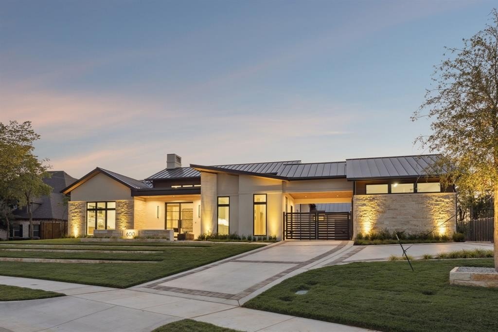 600 Pemberton Drive, Southlake, TX 76092, 4 Bedrooms Bedrooms, ,5 BathroomsBathrooms,Residential,For Sale,600 Pemberton Drive,0,21087238