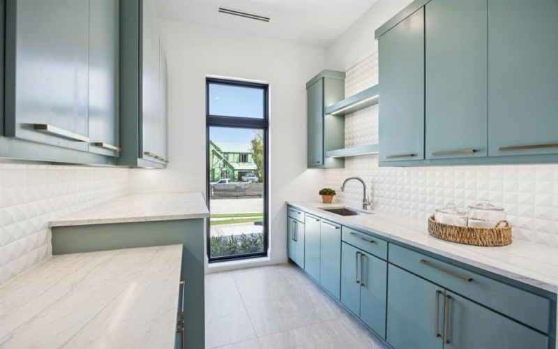 600 Pemberton Drive, Southlake, TX 76092, 4 Bedrooms Bedrooms, ,5 BathroomsBathrooms,Residential,For Sale,600 Pemberton Drive,0,21087238