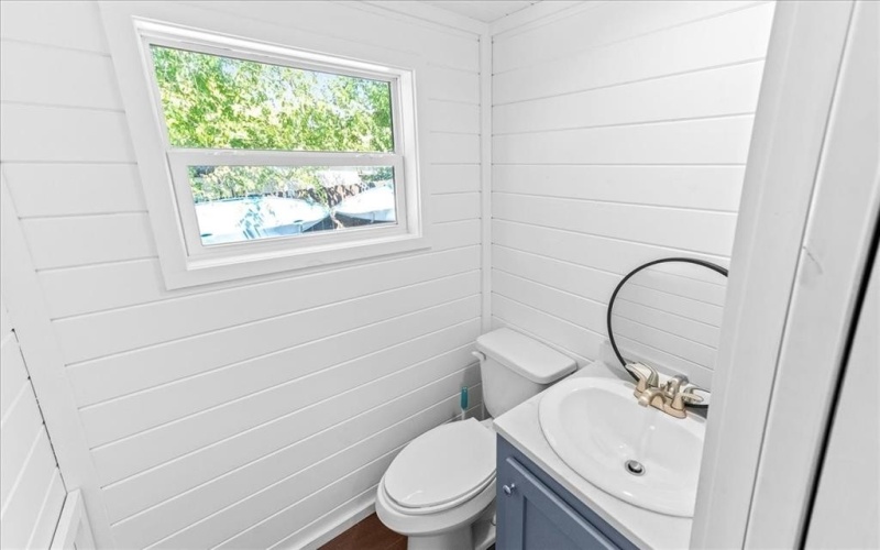 202 Choctaw Trail, Whitney, TX 76692, 1 Bedroom Bedrooms, ,1 BathroomBathrooms,Residential,For Sale,202 Choctaw Trail,0,21089201