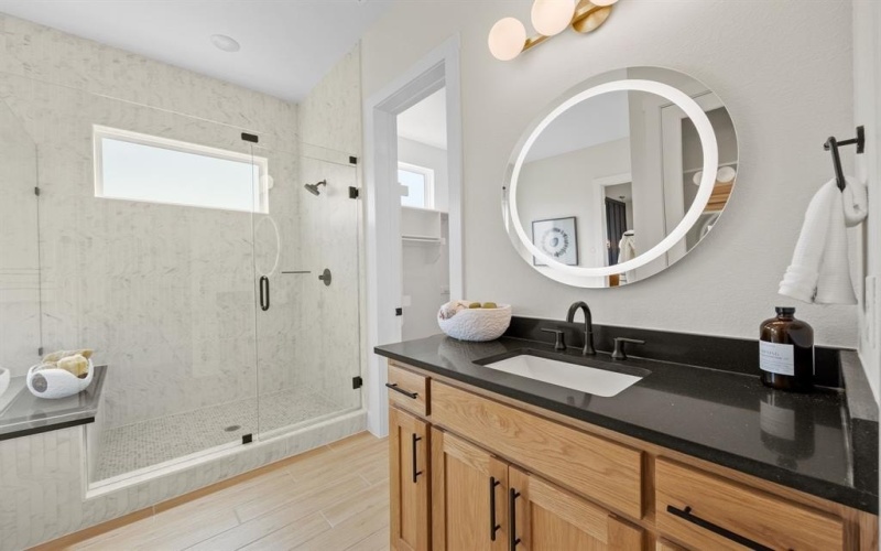 1404 Hidden Cove Drive, Lakewood Village, TX 75068, 5 Habitaciones Habitaciones , ,6 BañosBaños,Residential,En Venta,1404 Hidden Cove Drive,0,21089371