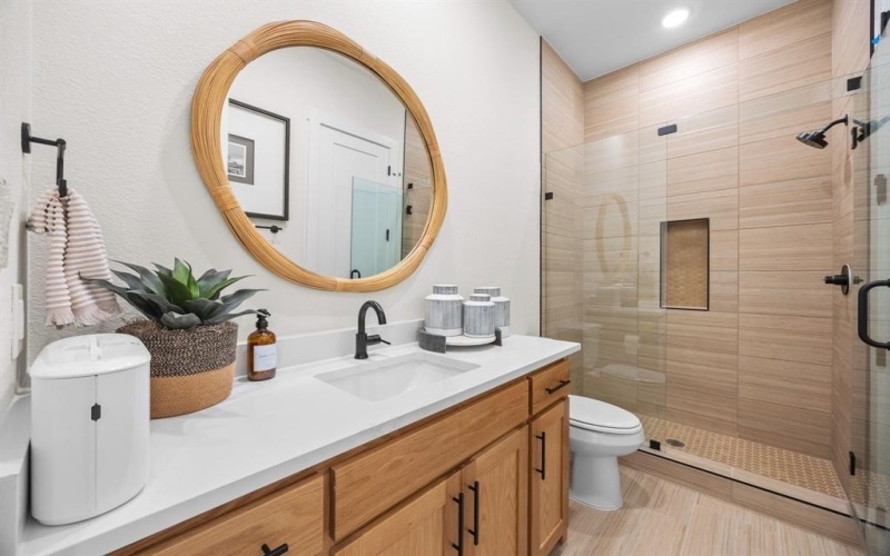 1404 Hidden Cove Drive, Lakewood Village, TX 75068, 5 Habitaciones Habitaciones , ,6 BañosBaños,Residential,En Venta,1404 Hidden Cove Drive,0,21089371