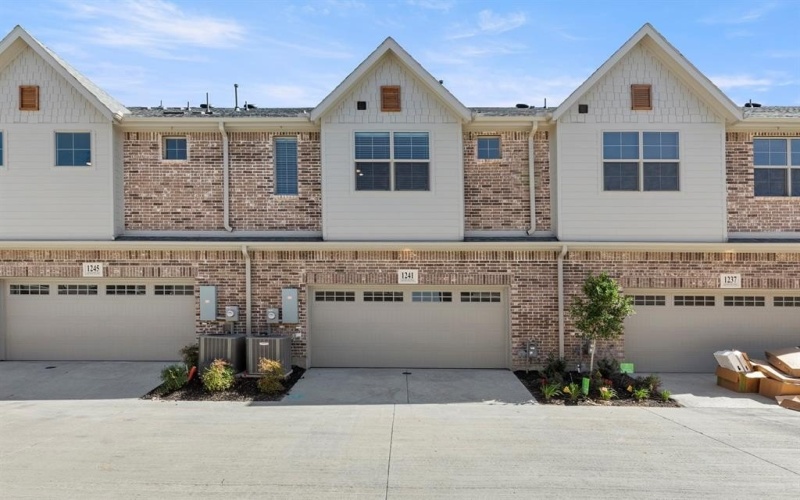 1241 Armstrong, The Colony, TX 75056, 3 Habitaciones Habitaciones , ,3 BañosBaños,Residential,En Venta,1241 Armstrong,0,21089585