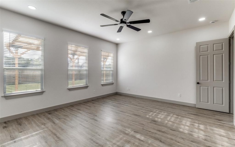 917 S Carroll Avenue, Dallas, TX 75223, 4 Bedrooms Bedrooms, ,5 BathroomsBathrooms,Residential,For Sale,917 S Carroll Avenue,0,21089627