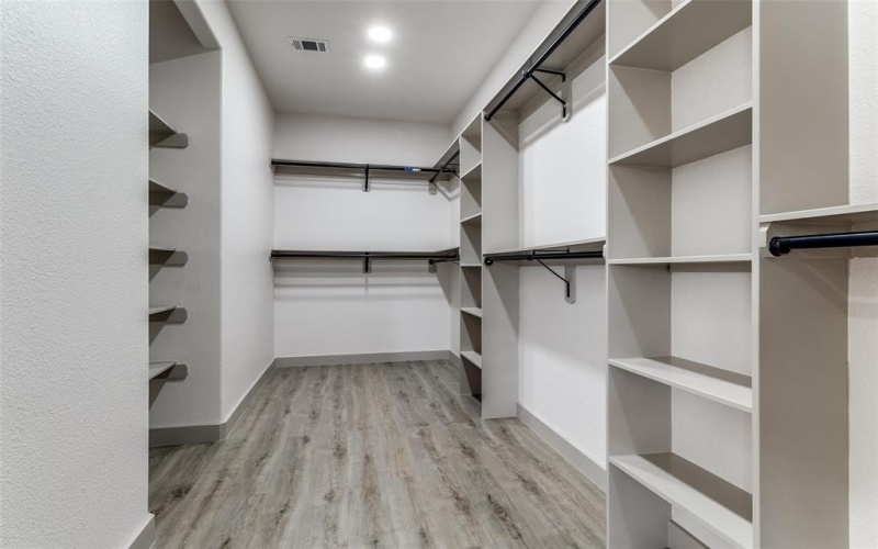 917 S Carroll Avenue, Dallas, TX 75223, 4 Bedrooms Bedrooms, ,5 BathroomsBathrooms,Residential,For Sale,917 S Carroll Avenue,0,21089627