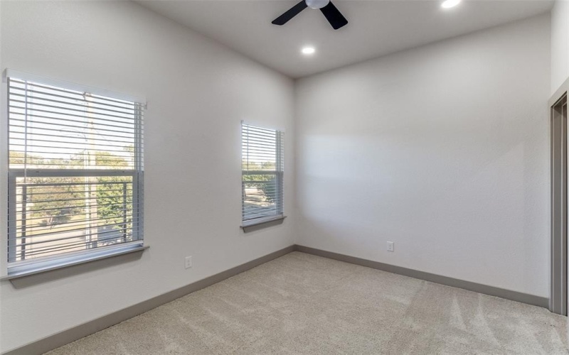 917 S Carroll Avenue, Dallas, TX 75223, 4 Bedrooms Bedrooms, ,5 BathroomsBathrooms,Residential,For Sale,917 S Carroll Avenue,0,21089627