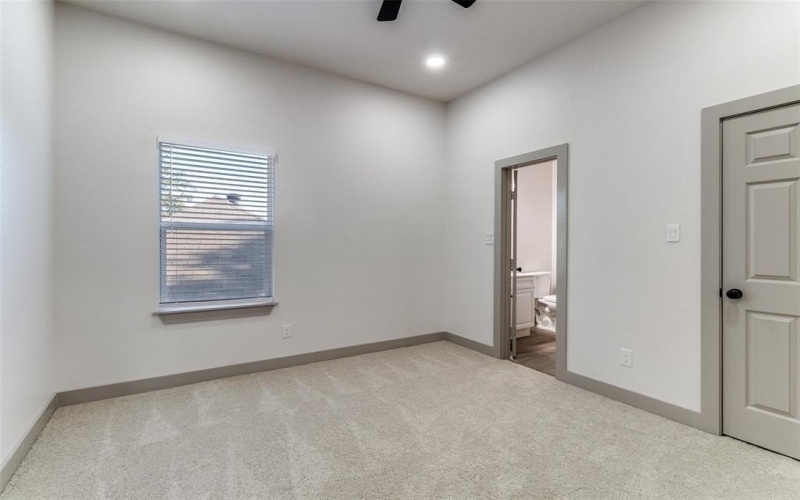 917 S Carroll Avenue, Dallas, TX 75223, 4 Bedrooms Bedrooms, ,5 BathroomsBathrooms,Residential,For Sale,917 S Carroll Avenue,0,21089627