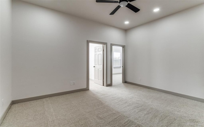 917 S Carroll Avenue, Dallas, TX 75223, 4 Bedrooms Bedrooms, ,5 BathroomsBathrooms,Residential,For Sale,917 S Carroll Avenue,0,21089627