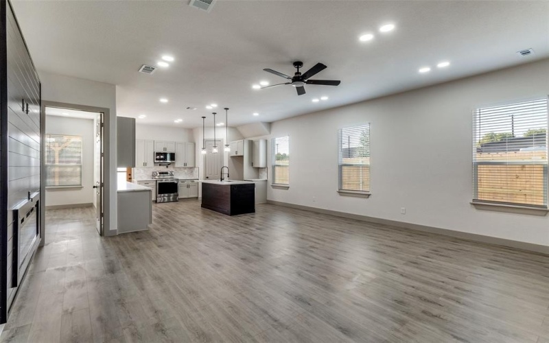 917 S Carroll Avenue, Dallas, TX 75223, 4 Bedrooms Bedrooms, ,5 BathroomsBathrooms,Residential,For Sale,917 S Carroll Avenue,0,21089627