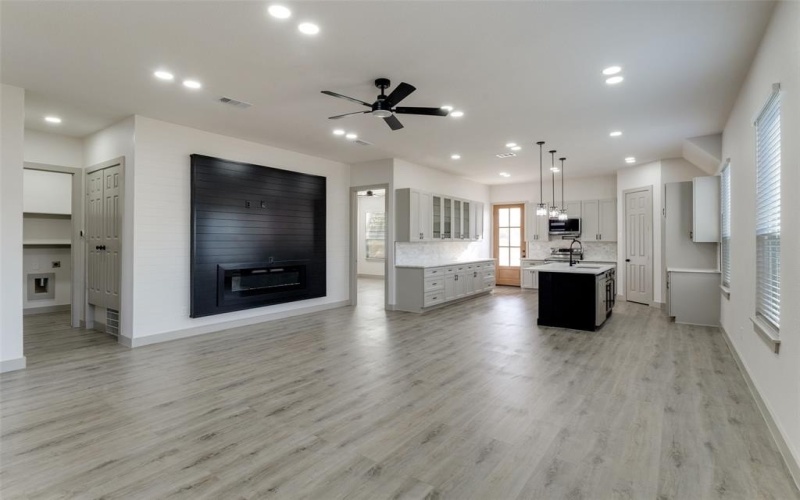 917 S Carroll Avenue, Dallas, TX 75223, 4 Bedrooms Bedrooms, ,5 BathroomsBathrooms,Residential,For Sale,917 S Carroll Avenue,0,21089627