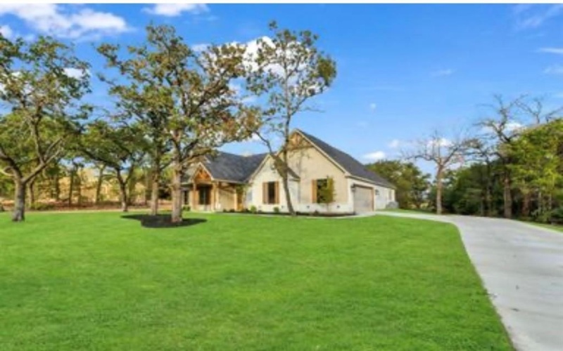 2016 Forest Bridge, Azle, TX 76020, 4 Habitaciones Habitaciones , ,2 BañosBaños,Residential,En Venta,2016 Forest Bridge,0,21089865