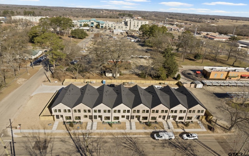 196 W 17th, Mount Pleasant, TX 75455, 3 Bedrooms Bedrooms, ,2 BathroomsBathrooms,Residential,For Sale,196 W 17th,25001697