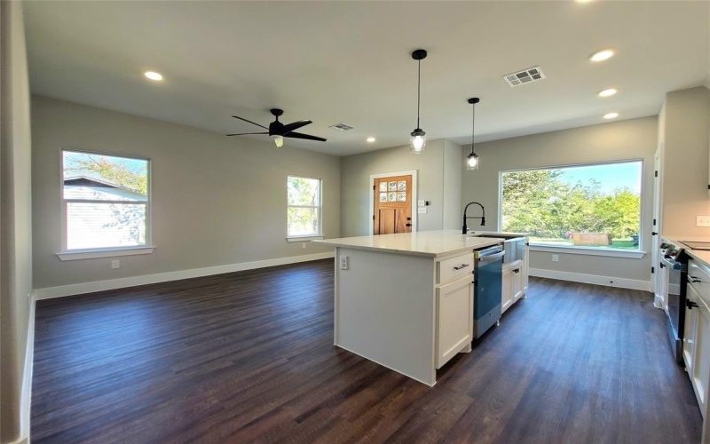 515 NE 5th Avenue, Durant, OK 74701, 6 Habitaciones Habitaciones , ,5 BañosBaños,Residential,En Venta,515 NE 5th Avenue,0,21089930