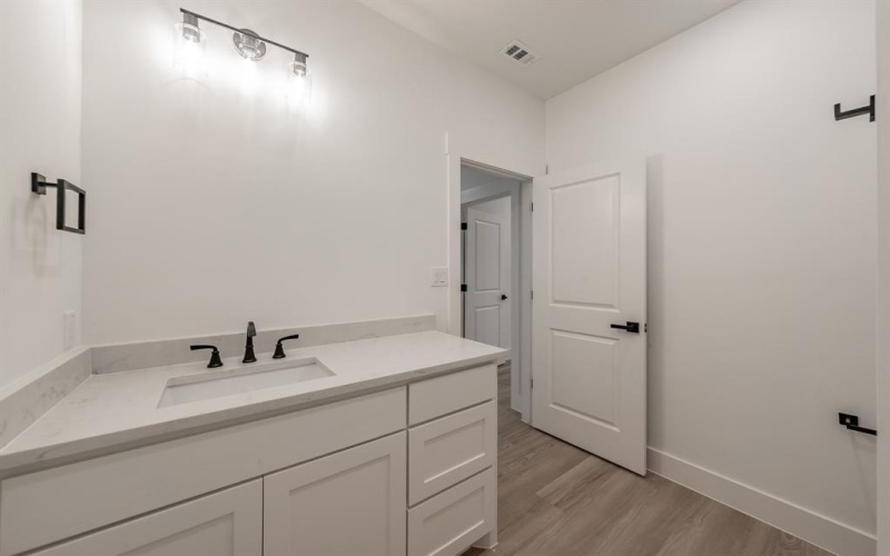 1402 Driess Street, Fort Worth, TX 76104, 3 Habitaciones Habitaciones , ,2 BañosBaños,Residential,En Venta,1402 Driess Street,0,21089936